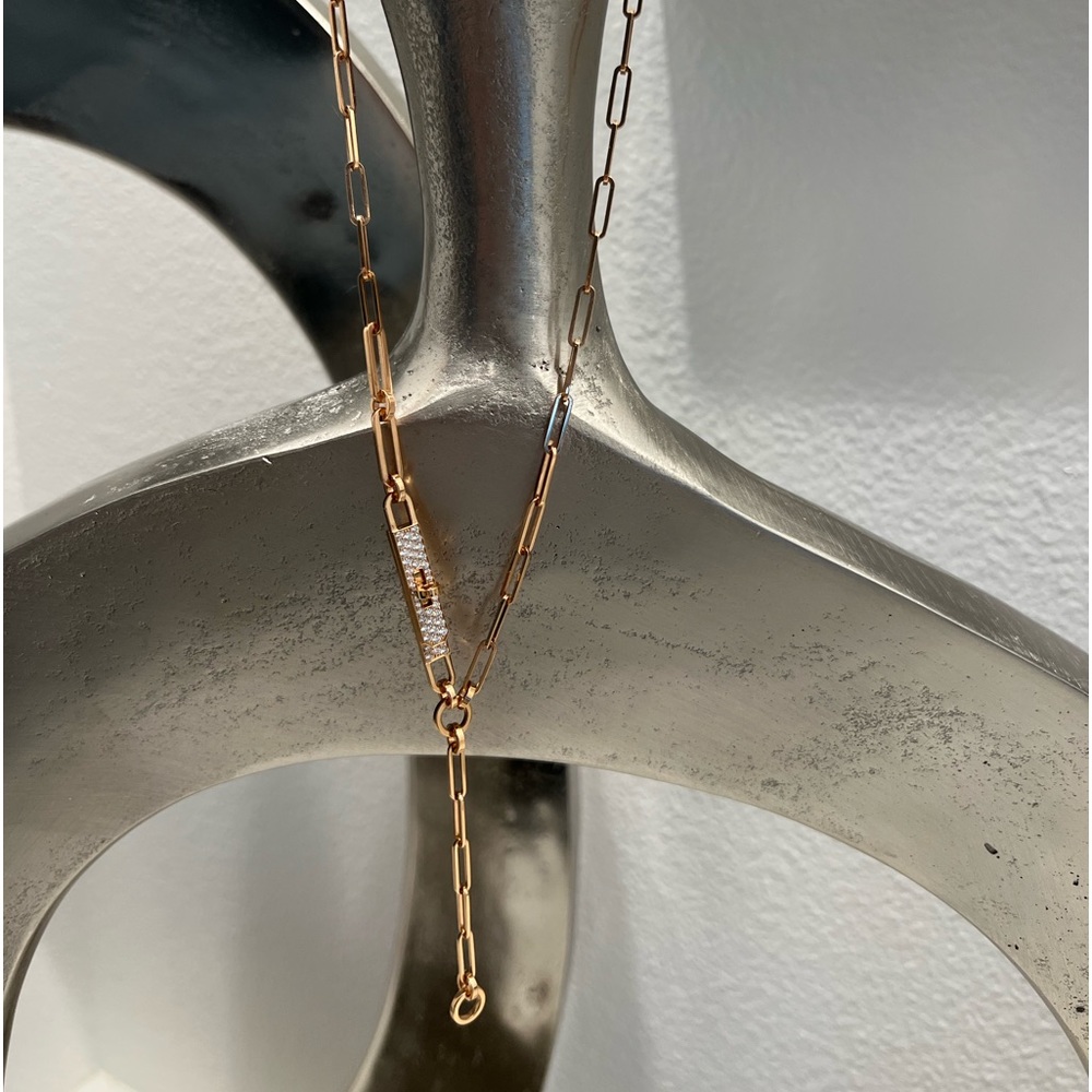 Beautiful Kelly diamond necklace. Hermes rose gold and diamonds Retail is 17k